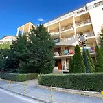 Two Bedroom 5 Minutes From The غولدن ساندز