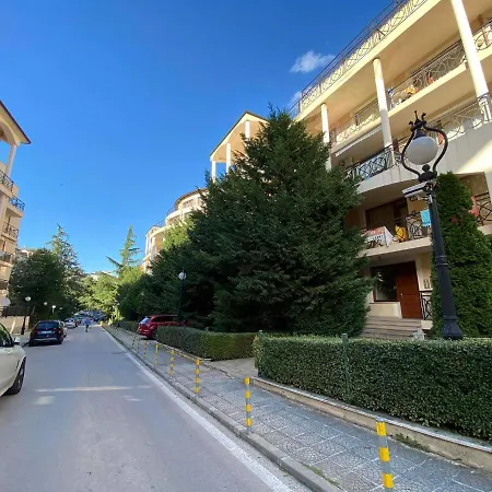 Two Bedroom 5 Minutes From The Apartament *