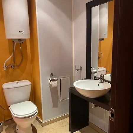 아파트 Two Bedroom 5 Minutes From The *