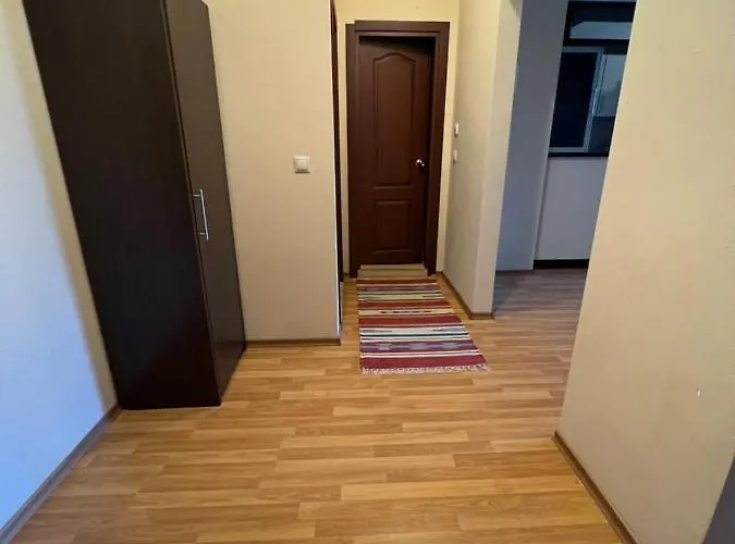 Two Bedroom 5 Minutes From The